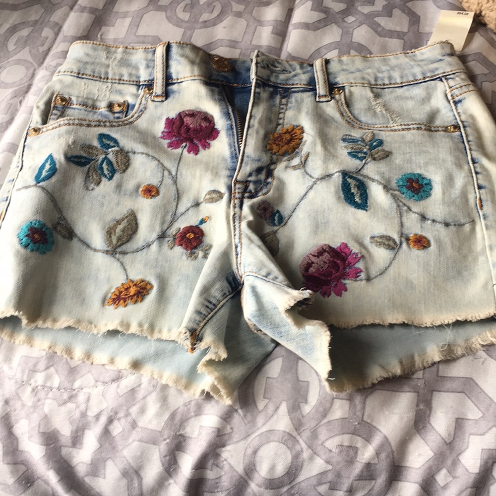 Size 6 Aeropostale denim shorts.